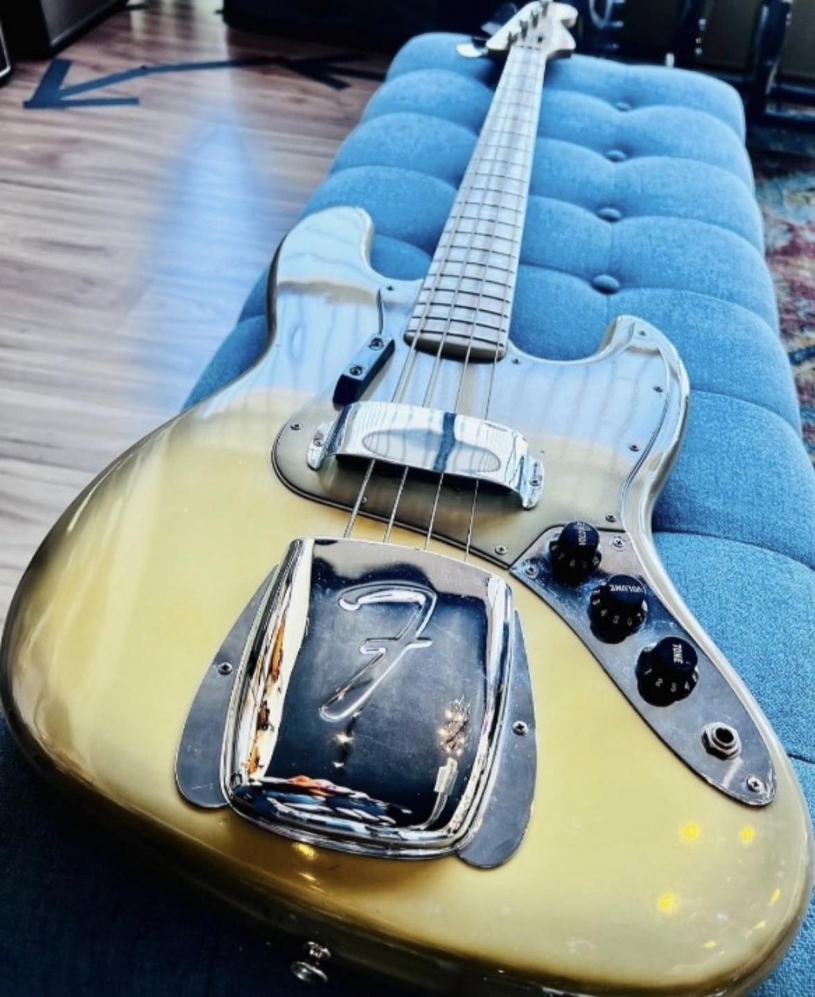 Fender 70's Antigua JazzBass FSR 上級Mod Fender 70's Antigua