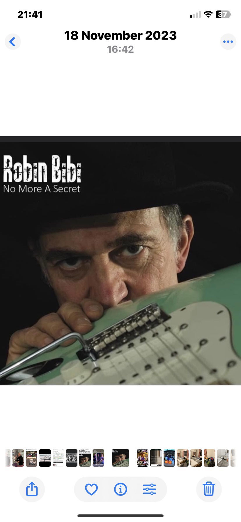 Robin Bibi Band and Friends Christmas Jam Session at the Colour House ...
