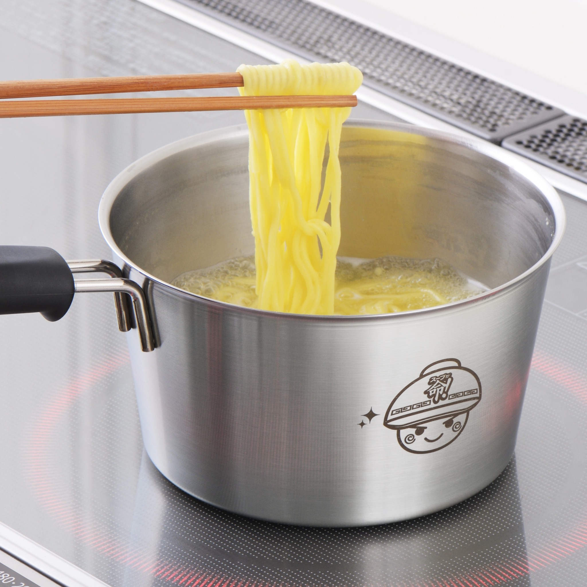 ラーメン山岡家 - こんにちは。 ついに、金のどんぶりの写真が届きまし 
