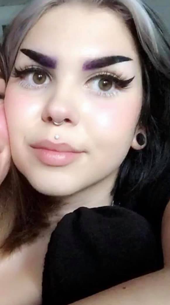 comment a purple emoji ☮️👩🏻‍🎤💟 | Zhavia