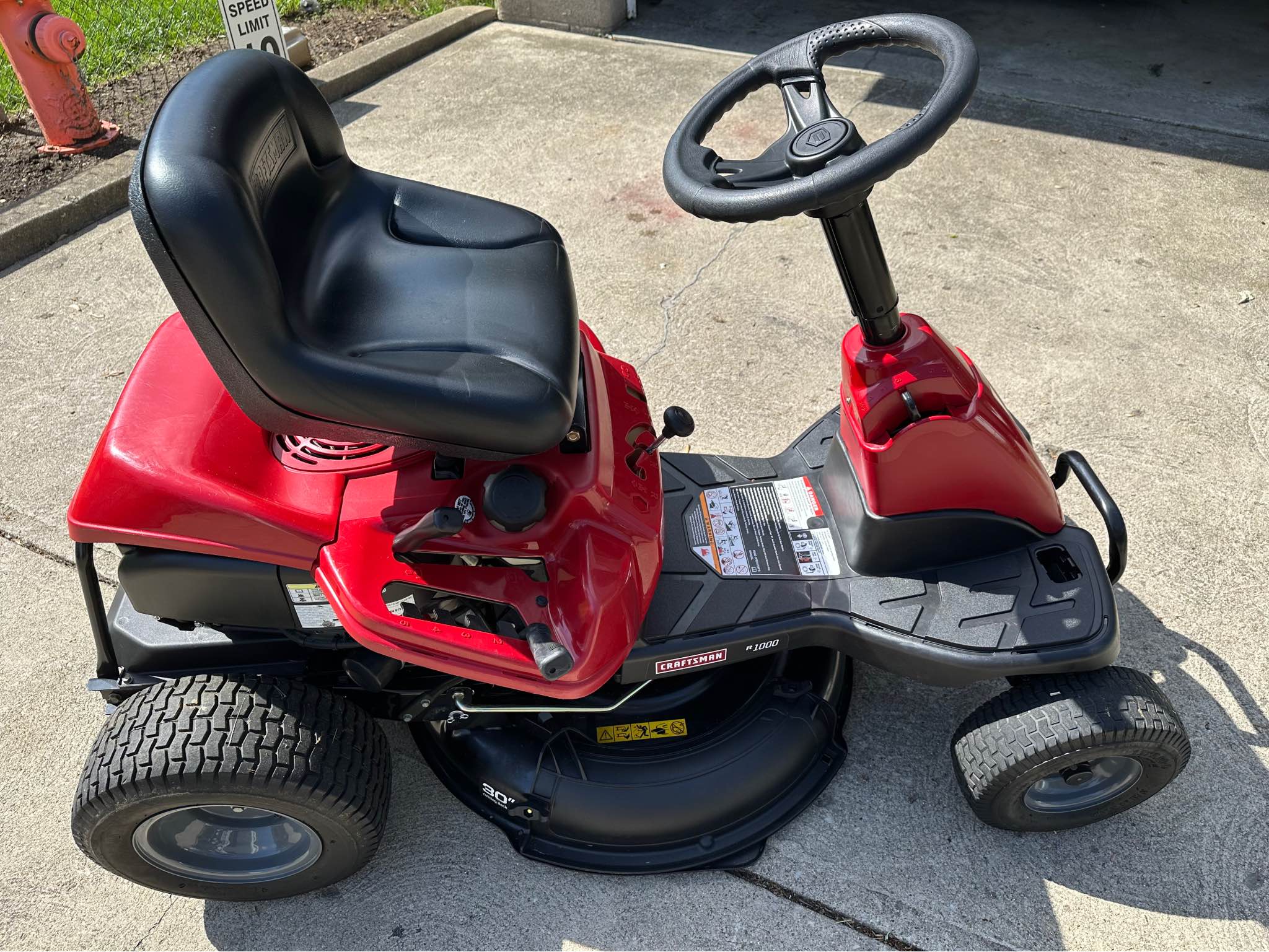 CRAFTSMAN R1000 30” cut Everything works as it should. I can deliver ...