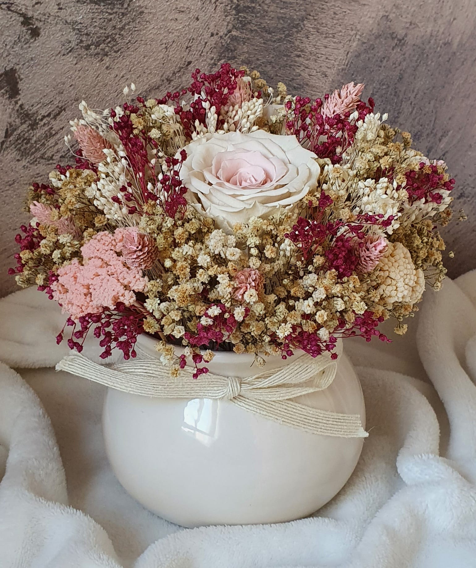 Lănțișor - Așteptând iubirea florilor de primăvară. Îngerii de ...