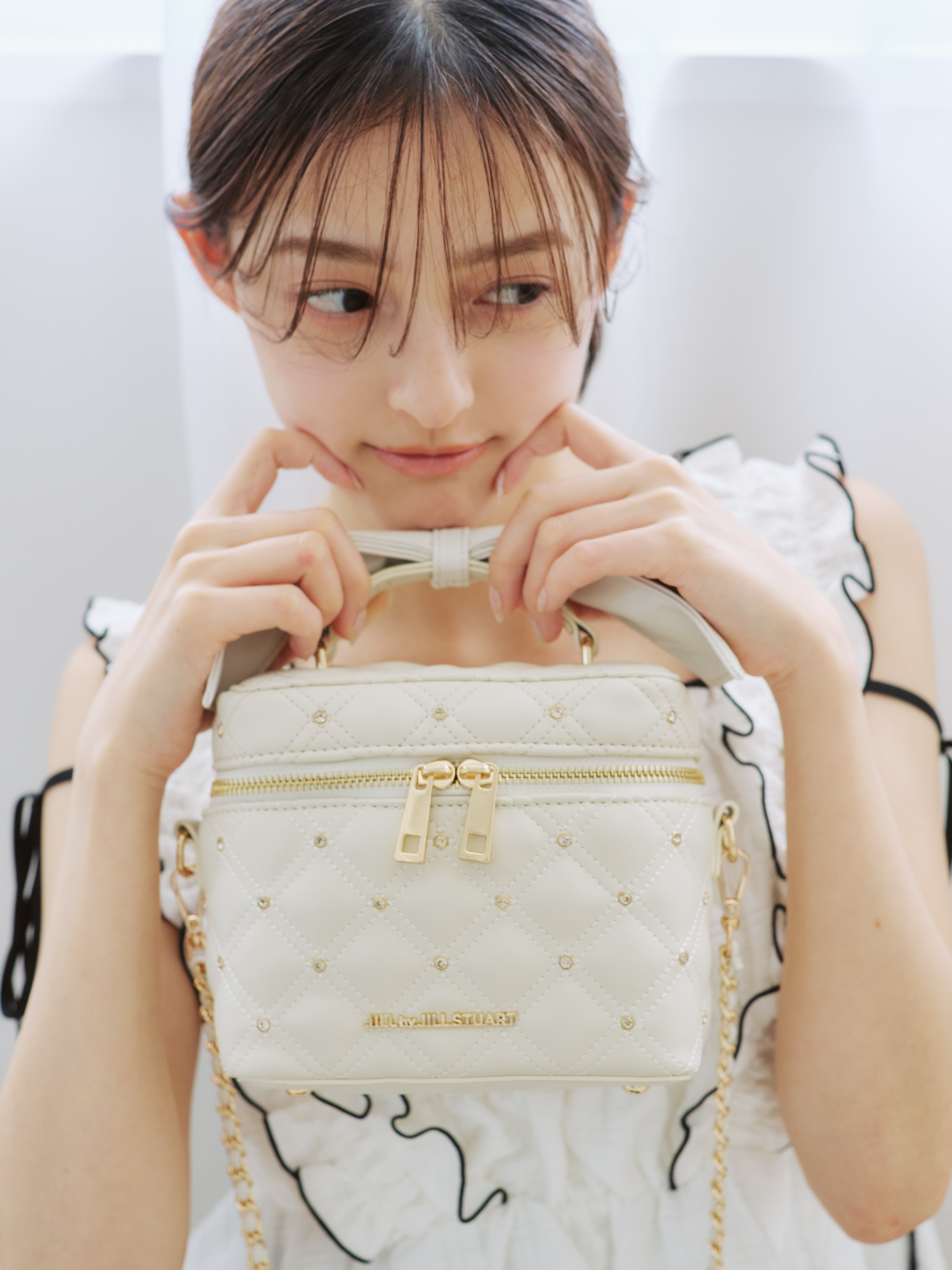 ハンドバッグ 【送料込み】ジル バイ ジルスチュアート ポートレイト 