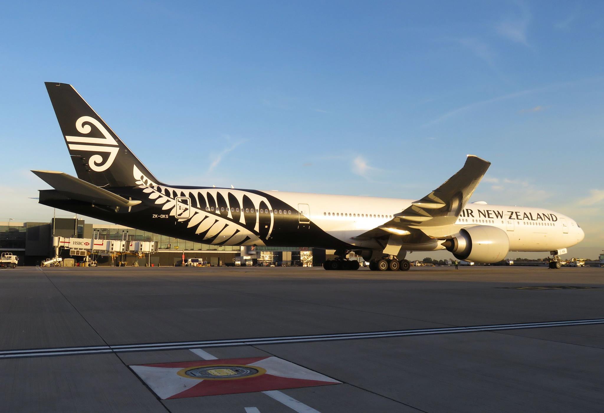 All White Air New Zealand ZK-OKU B777 vacated RWY 25L KLAX from
