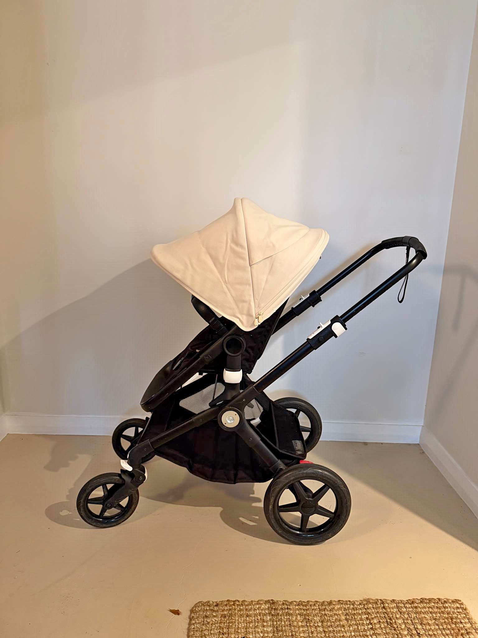 hauck shopper slx trio Poussette Combinée 3 en 1 Set / Jusqu'à 25 kg / Nacelle avec Matelas / Siège Auto Cosy / Position Couchée / Porte Gobelet / Pliable Compacte / Bleu Bébé et Puériculture Salomon Select HV 80 gap-bassinets-play-yards Name:Met Sil/Char