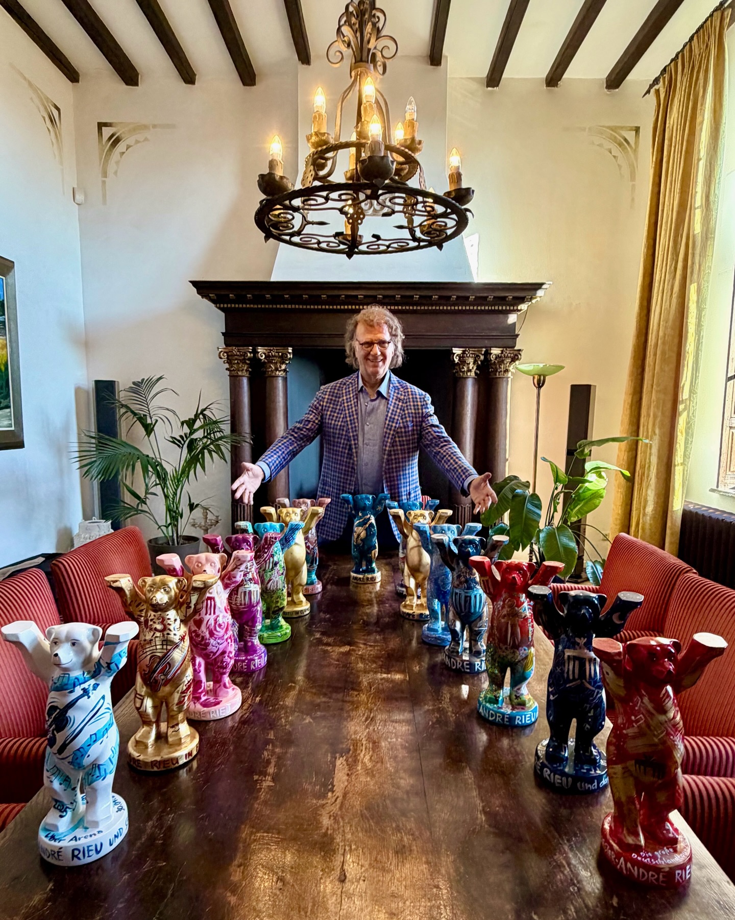André Rieu - Look at these 15 bears! 🐻 Thank you, Berlin... | Facebook