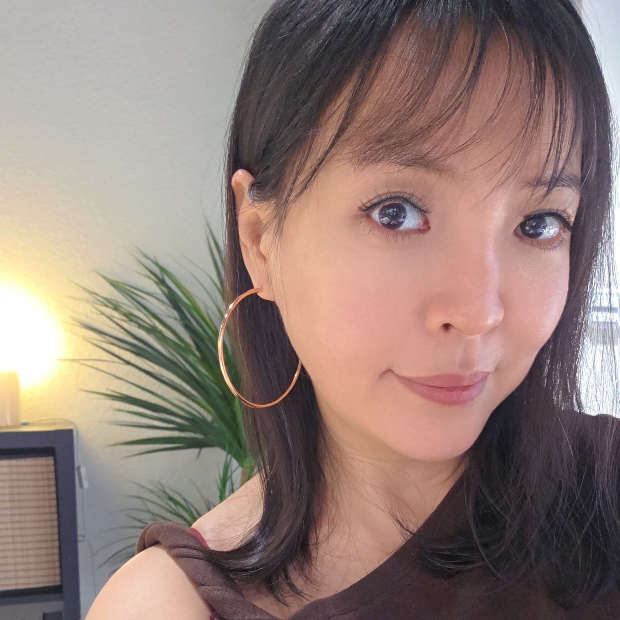 陳宥心 - 不是我把圖濾鏡那麼重的喔😄 很希望常常有神明聖誕耶 那天跑兩場晚會，前一天跑一場，當天的聲音有點緊囉…... | Facebook