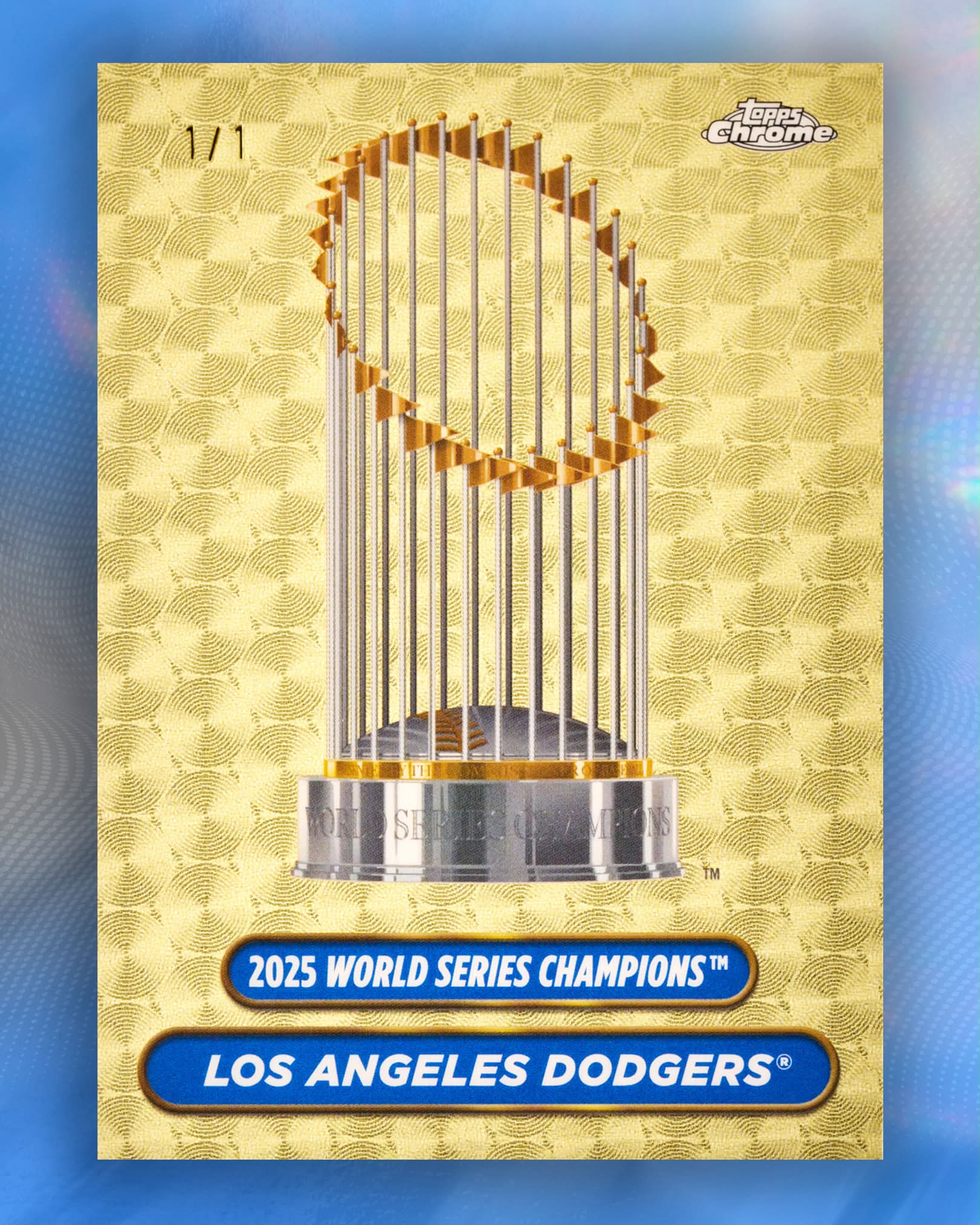 FIRST LOOK: The Commissioner's Trophy has a 1-of-1 Superfractor in