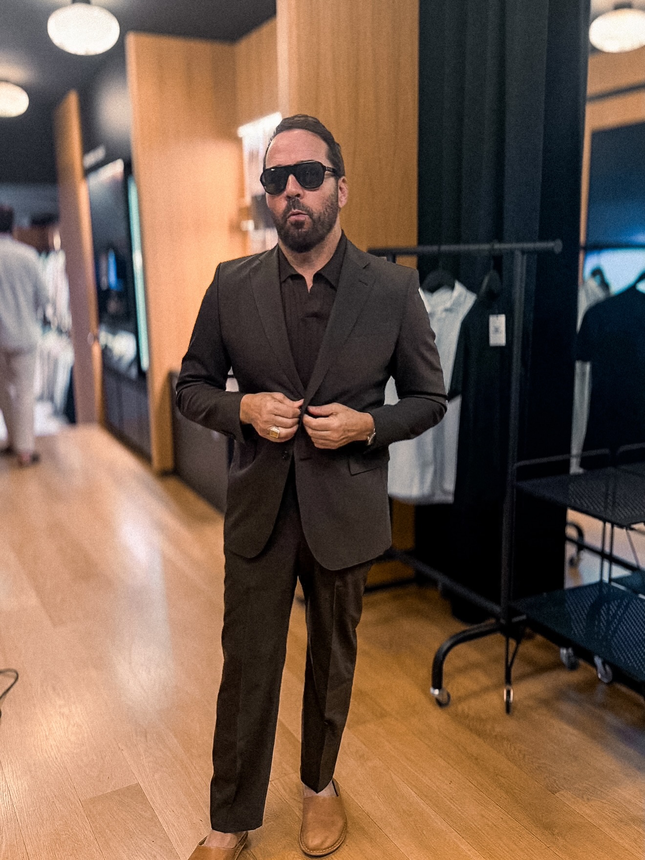 Ari Gold steps into our Copenhagen store, looking for the kind of suit that gets the deal done. Pleasure meeting you, Jeremy Piven