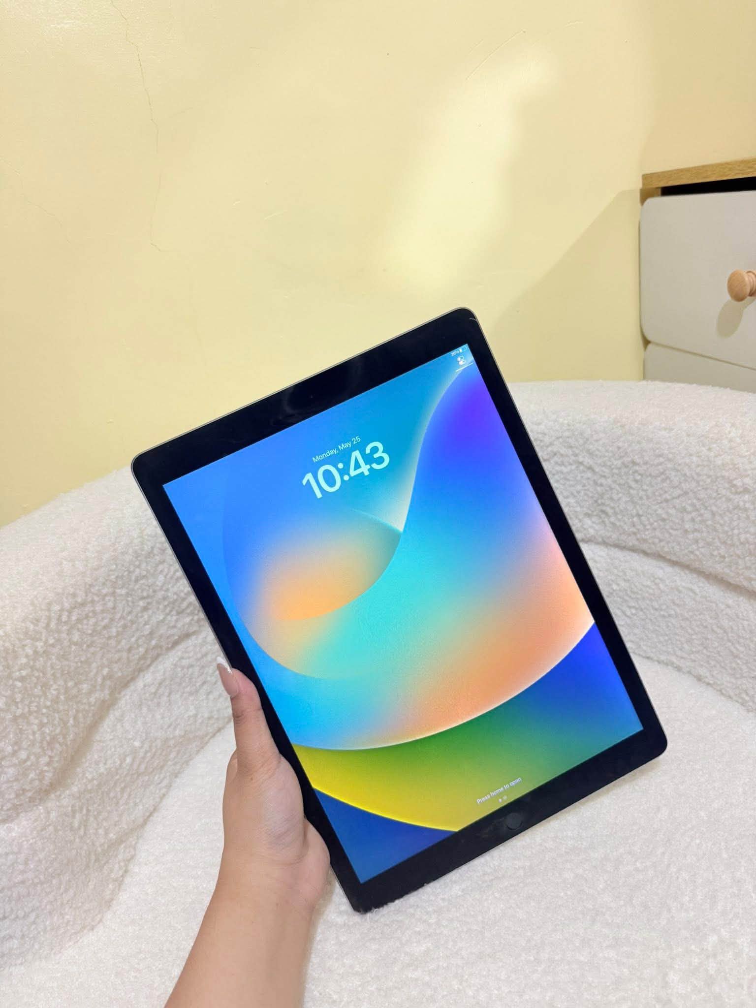 ? iPad Pro 12.9” 1st Gen Available! ✨ Massive 12.9” Retina 