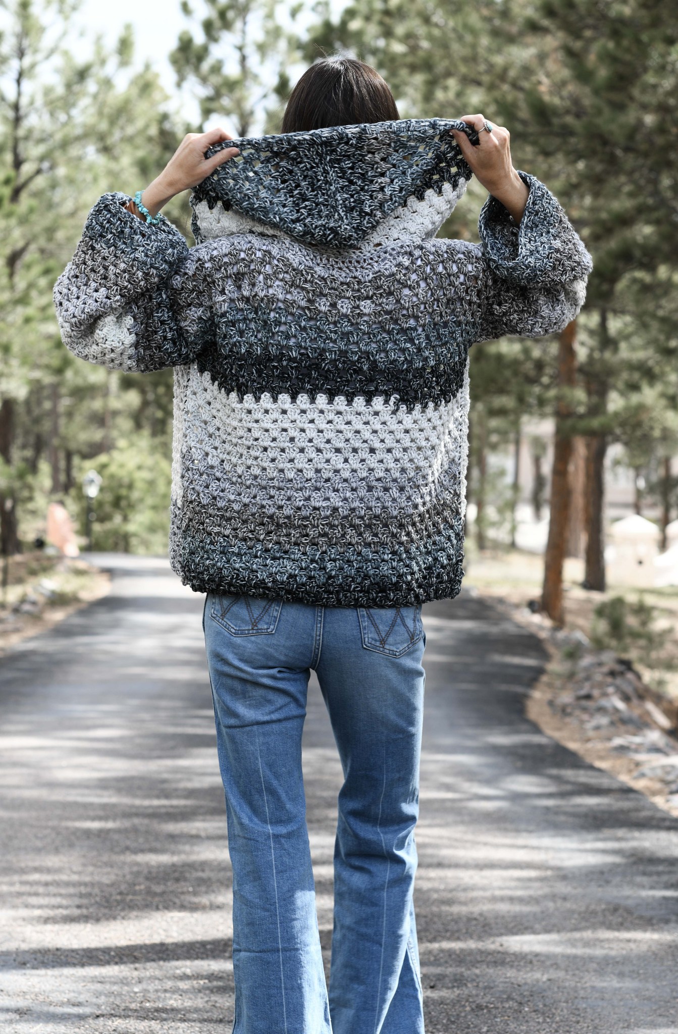 🌲 The Riptide Hoodie (free pattern in the comments) really is a