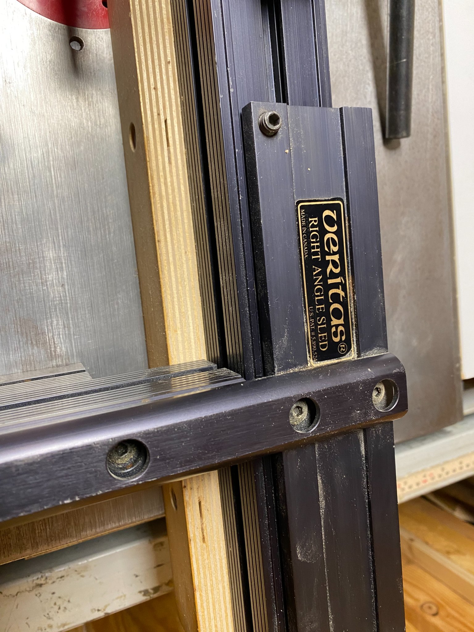 Veritas Router Table w heavy metal top, fence system, and accessories ...