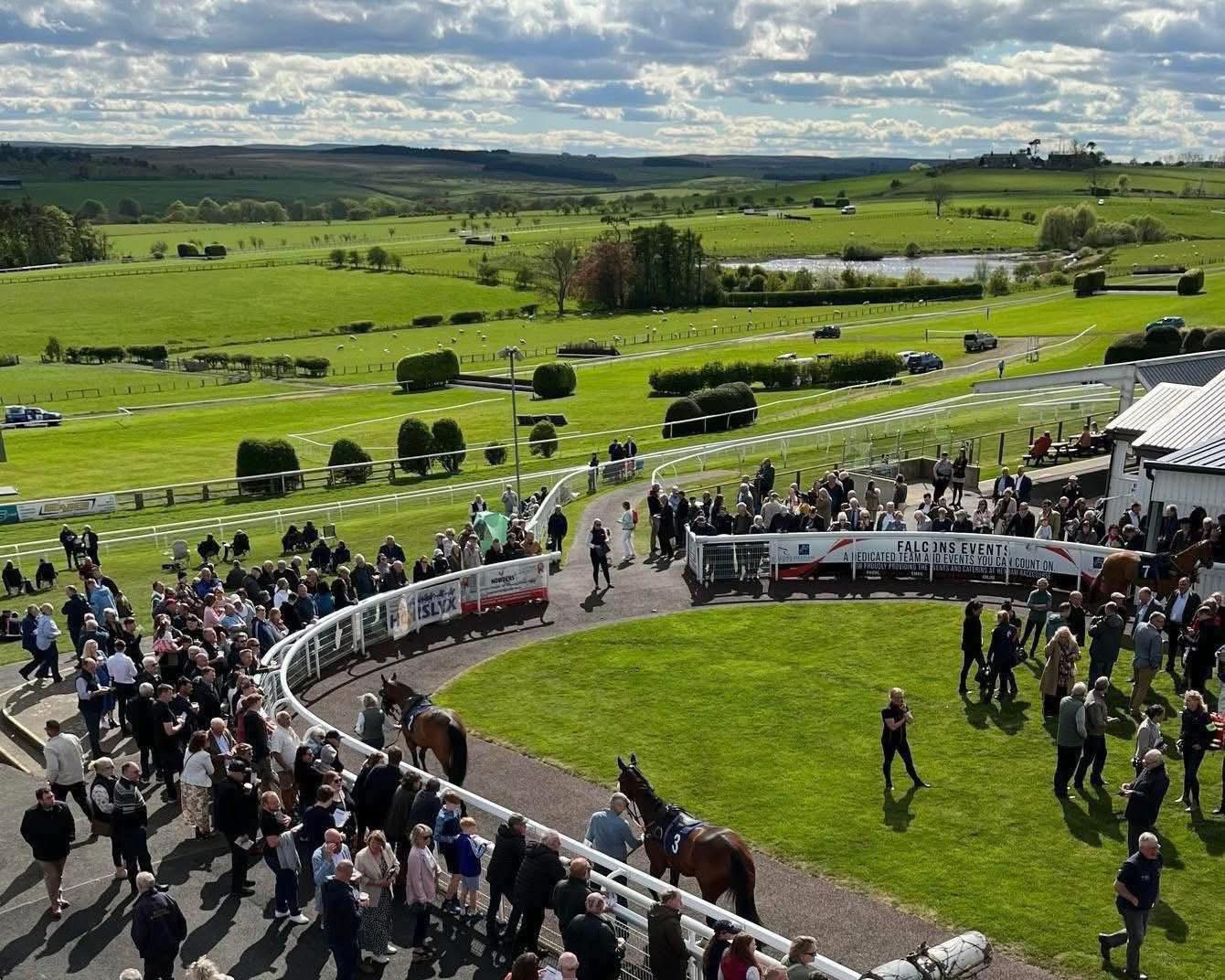 Hexham - Ming Dynasty winner of Race 2 @hexhamraces congratulations to ...
