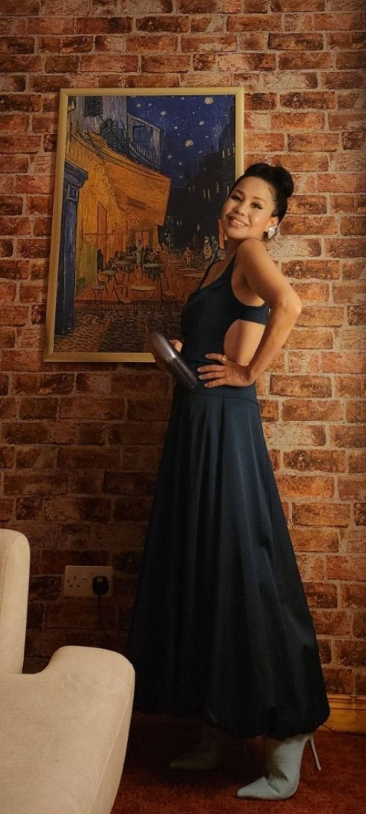 Beautiful @zeynepdalan_ wearing Ganni F7098 Smock Midi Dress