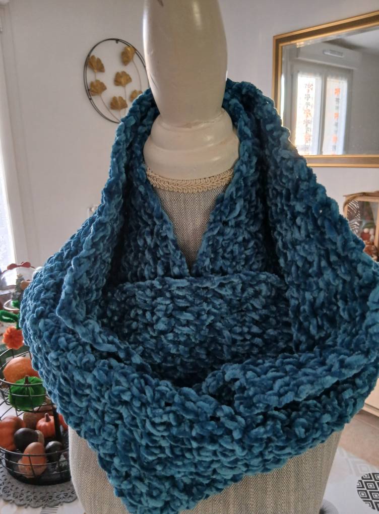 Écharpe Snood Au Crochet N°6 - Fait Main En Laine Et Acrylique - Bleu - 32x190 Cm - Neuf