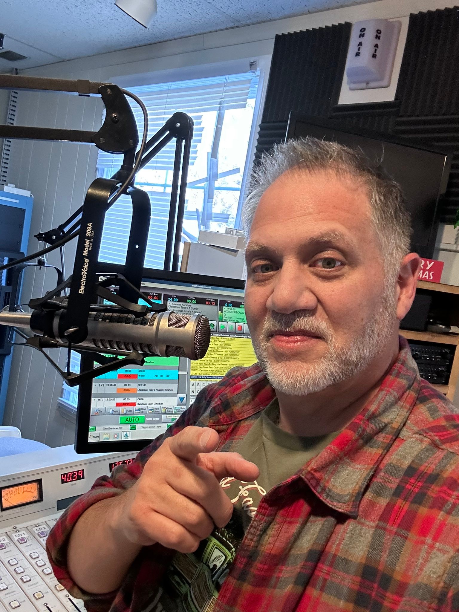 Classic Country 98.1 FM... - Classic Country 98.1 FM WBRF