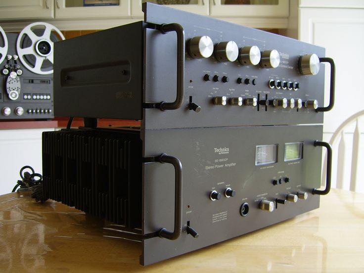 Technics SU-9600 preamplifier.