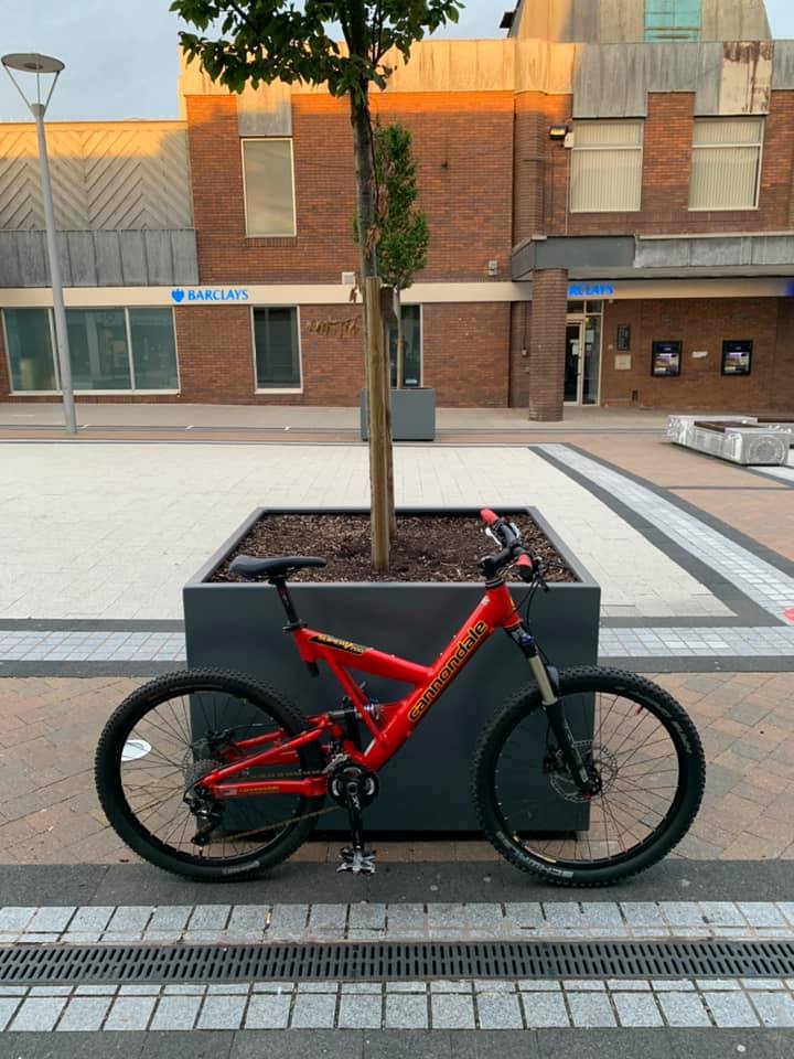 Thanks for let me join this group. Here my Cannondale Super V700