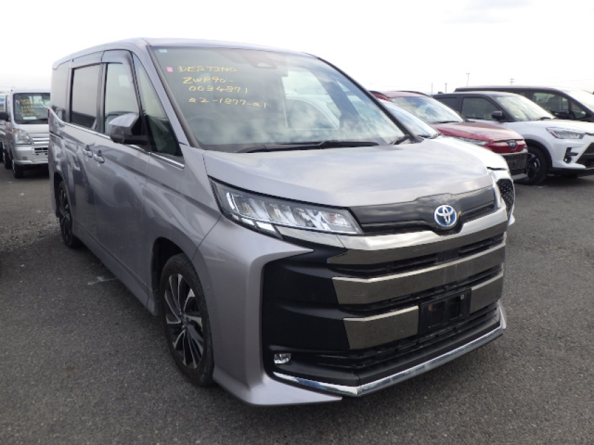 The Premium Toyota Noah 2022 is now available! Car Details: Model
