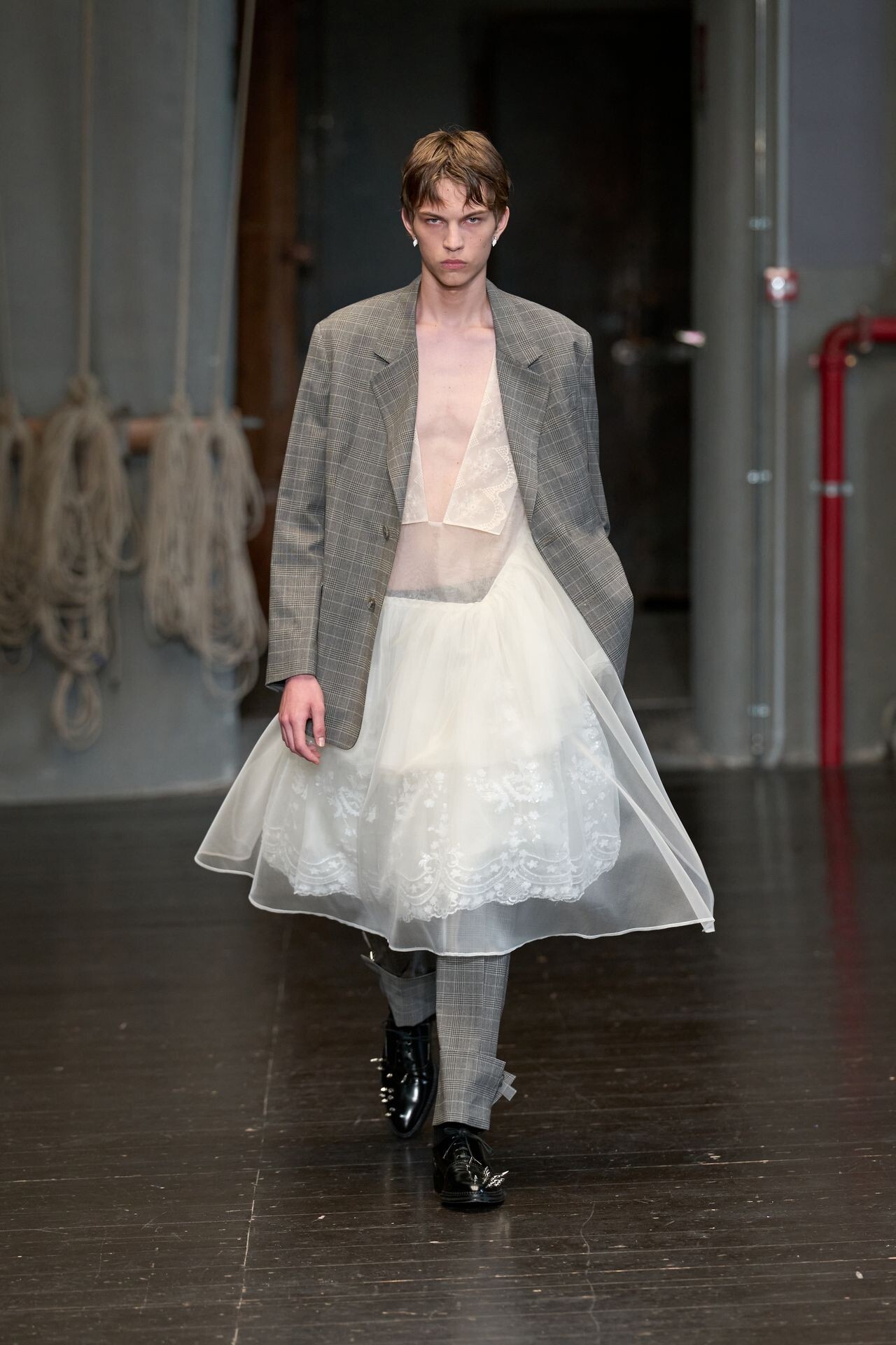 Simone Rocha Spring Summer 2027 Menswear collection runway at 