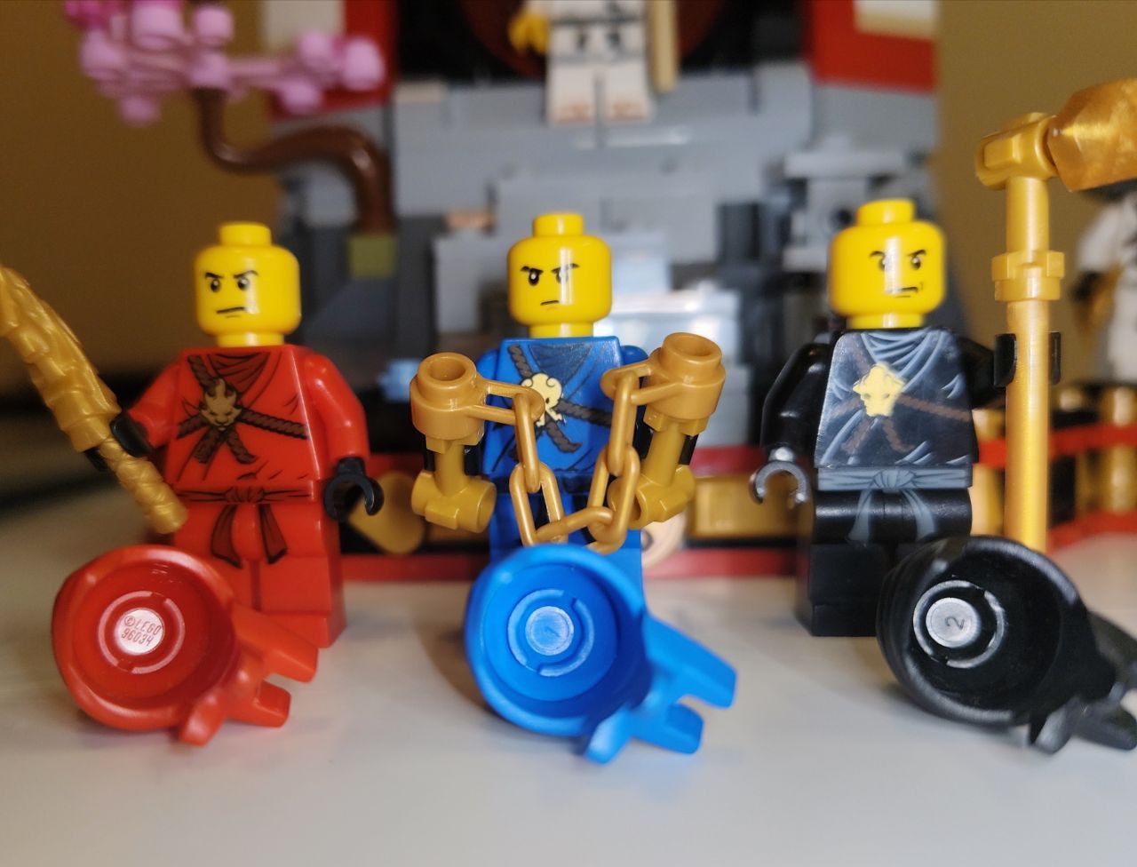 I bought 3 ninjas for 15€ and all parts seems to be legit except