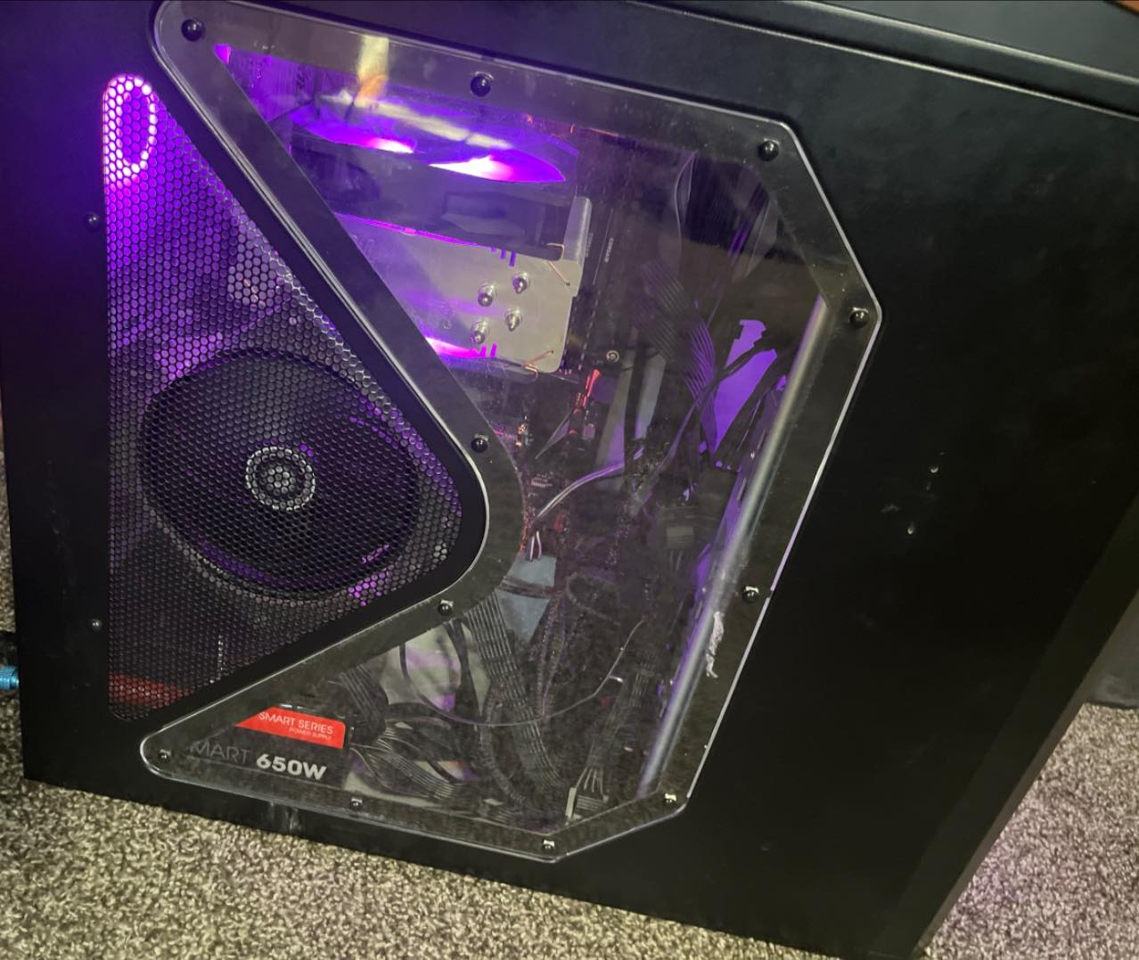 ASRock Deskmini B760 (1.9 L)** This is the ASRock Deskmini B760 