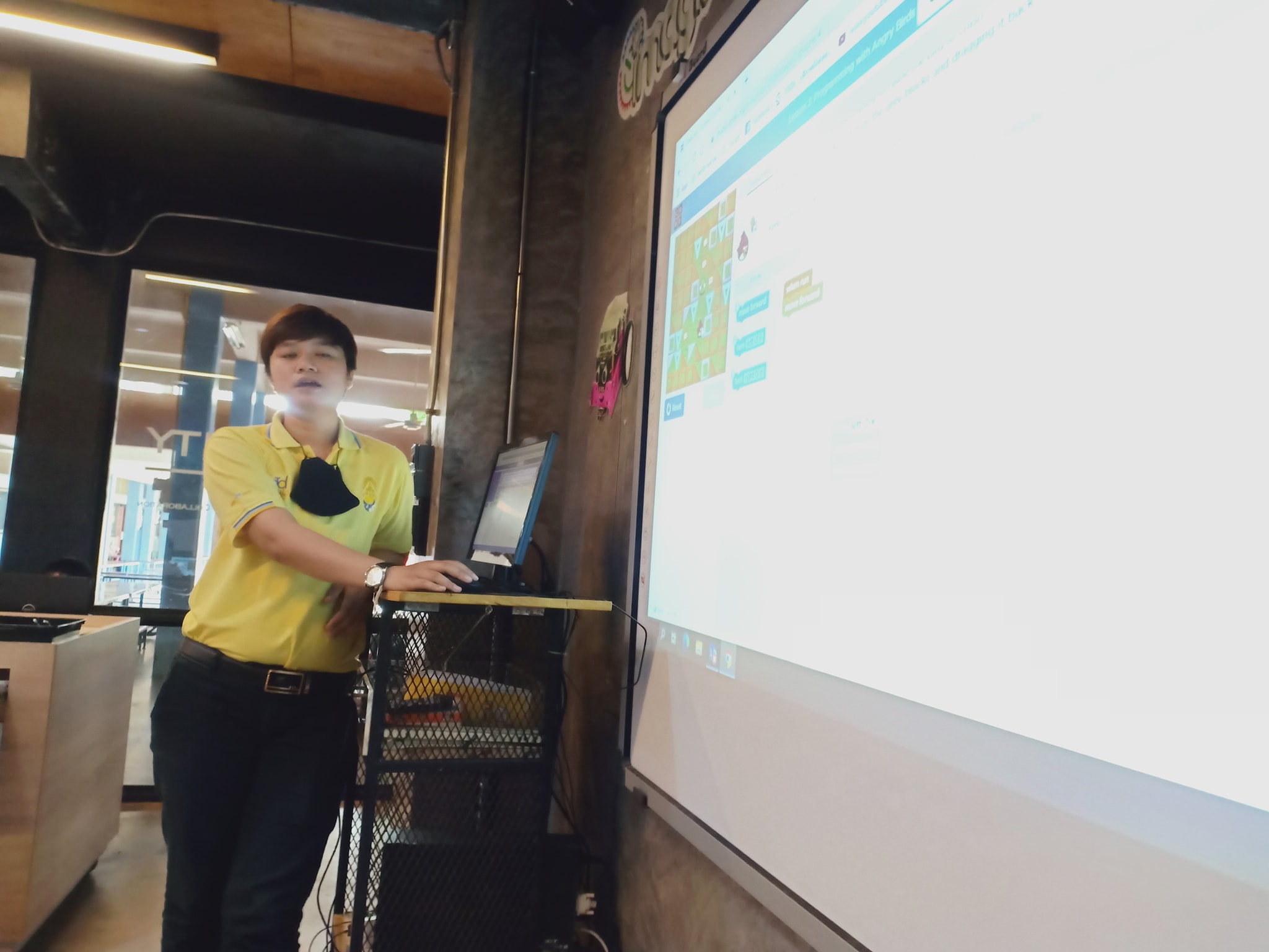 โรบอท ป.3... - โค้ดดิ้งโรจนวิทย์ Coding&Robotics With IMath | Facebook