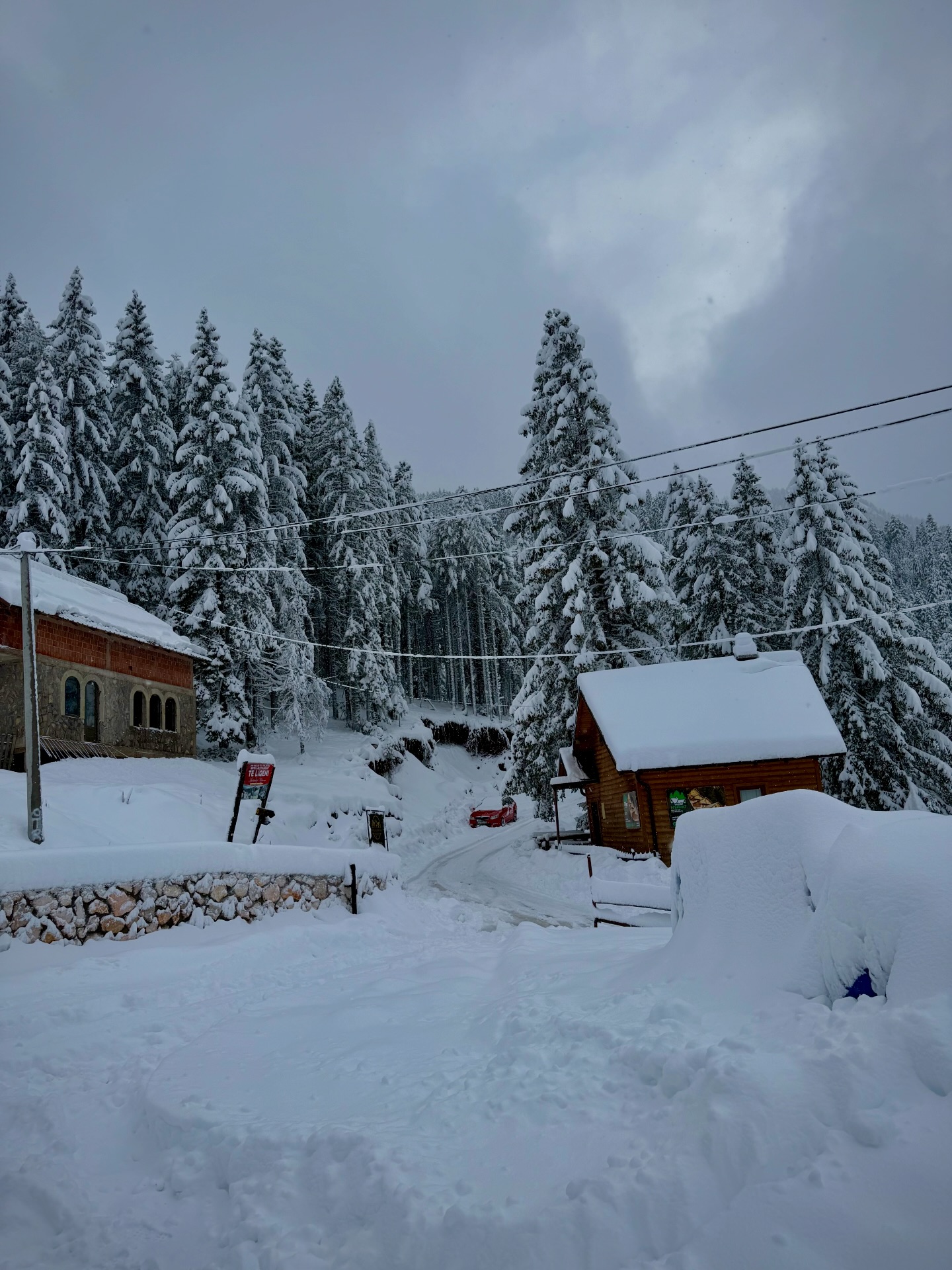 Villa Liqenat - Rugove | Kuqishtë