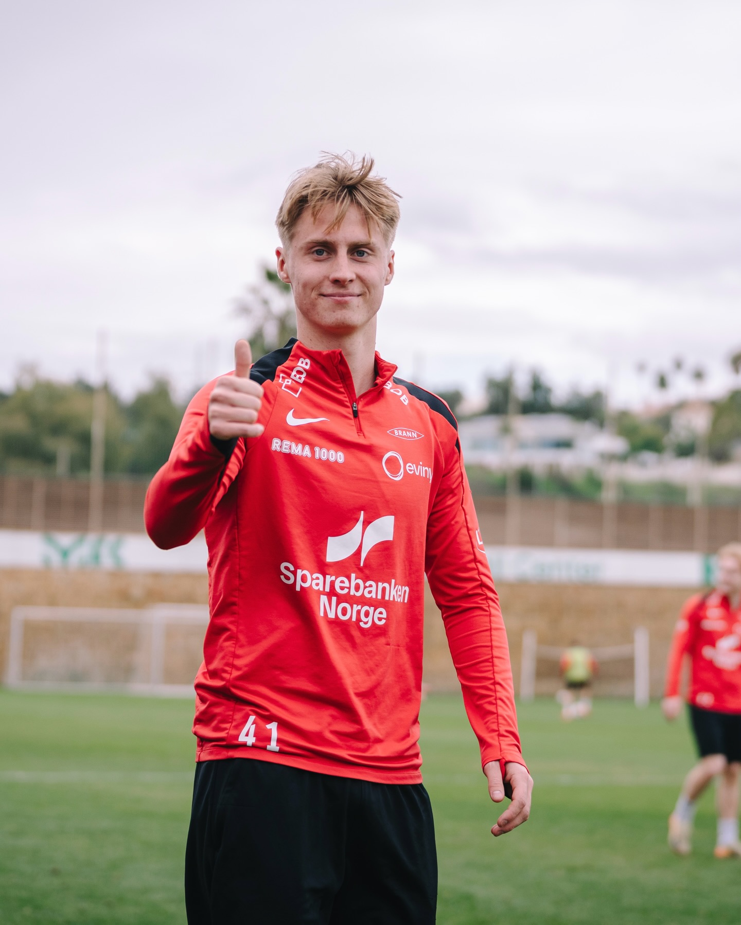 Tommel opp fra treningsfeltet 😄👍 - Sportsklubben Brann | Facebook