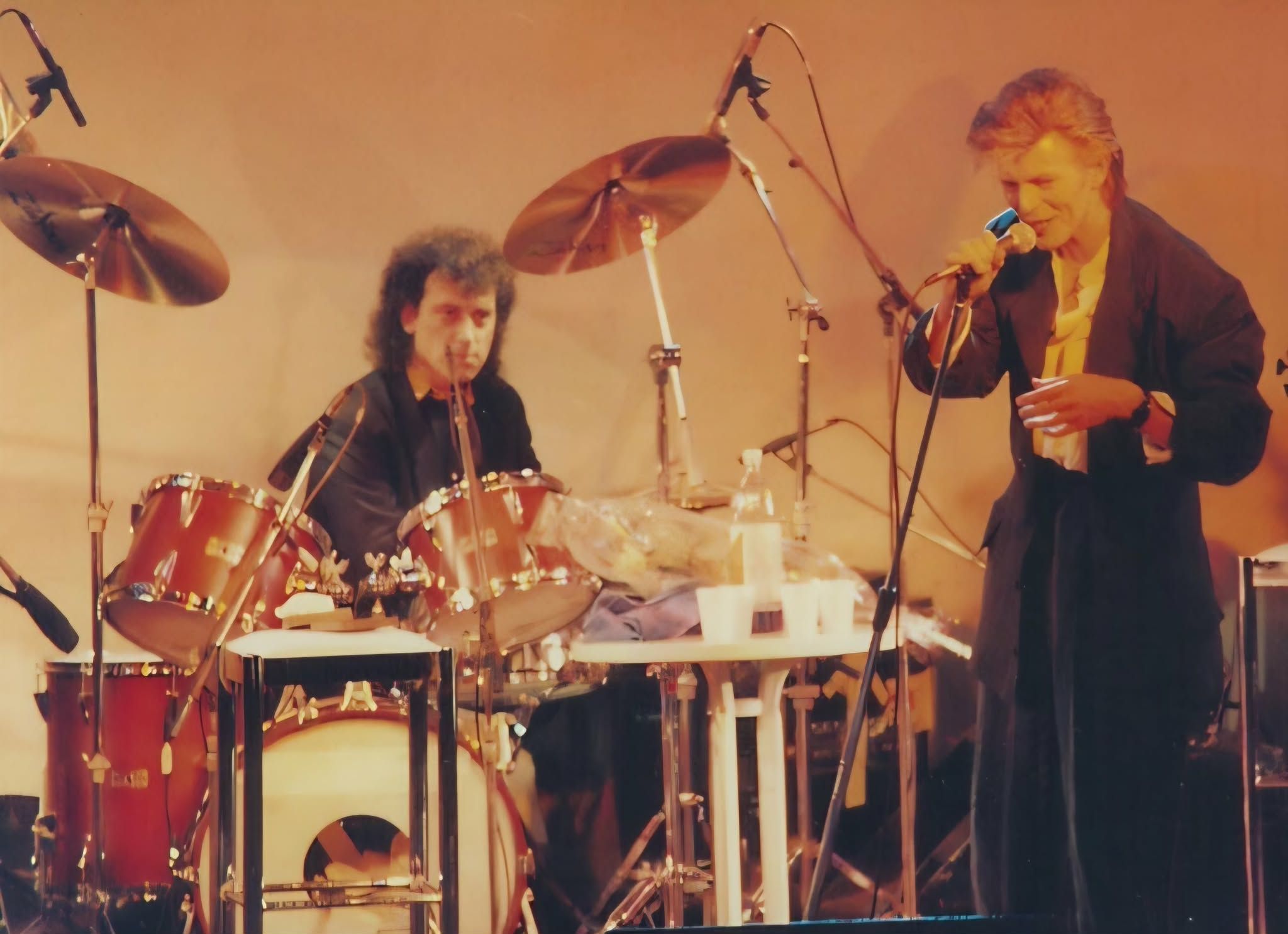 Radio - Op 10 januari is het 10 jaar geleden dat David Bowie overleed ...