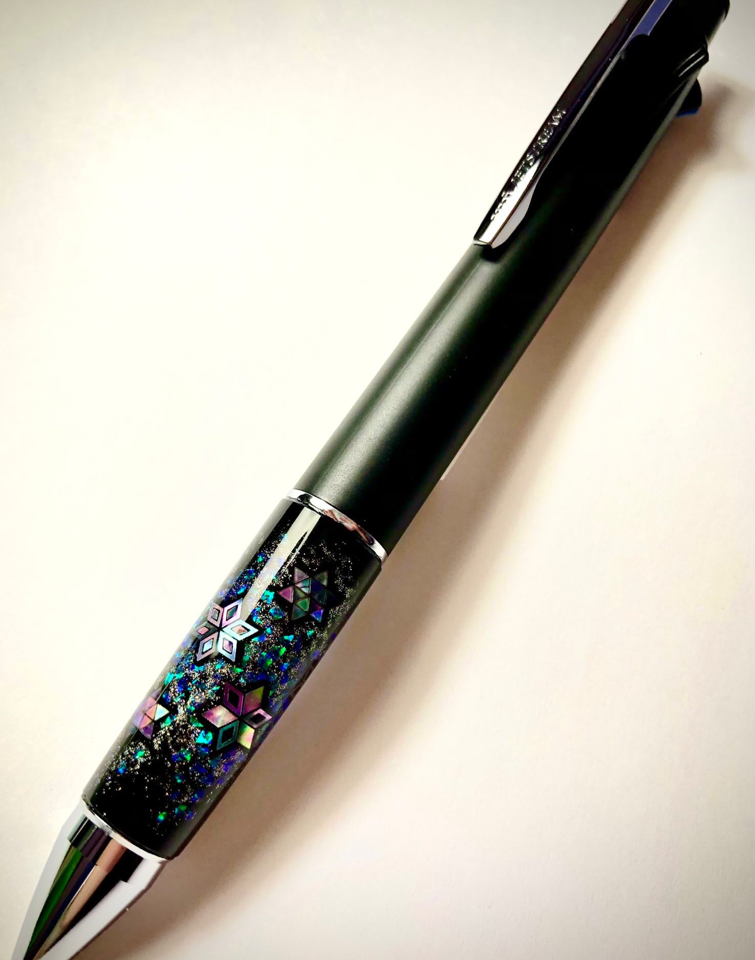 ボナンペン入荷しました 真鍮金具と木軸が美しい逸品です ◇ レジン