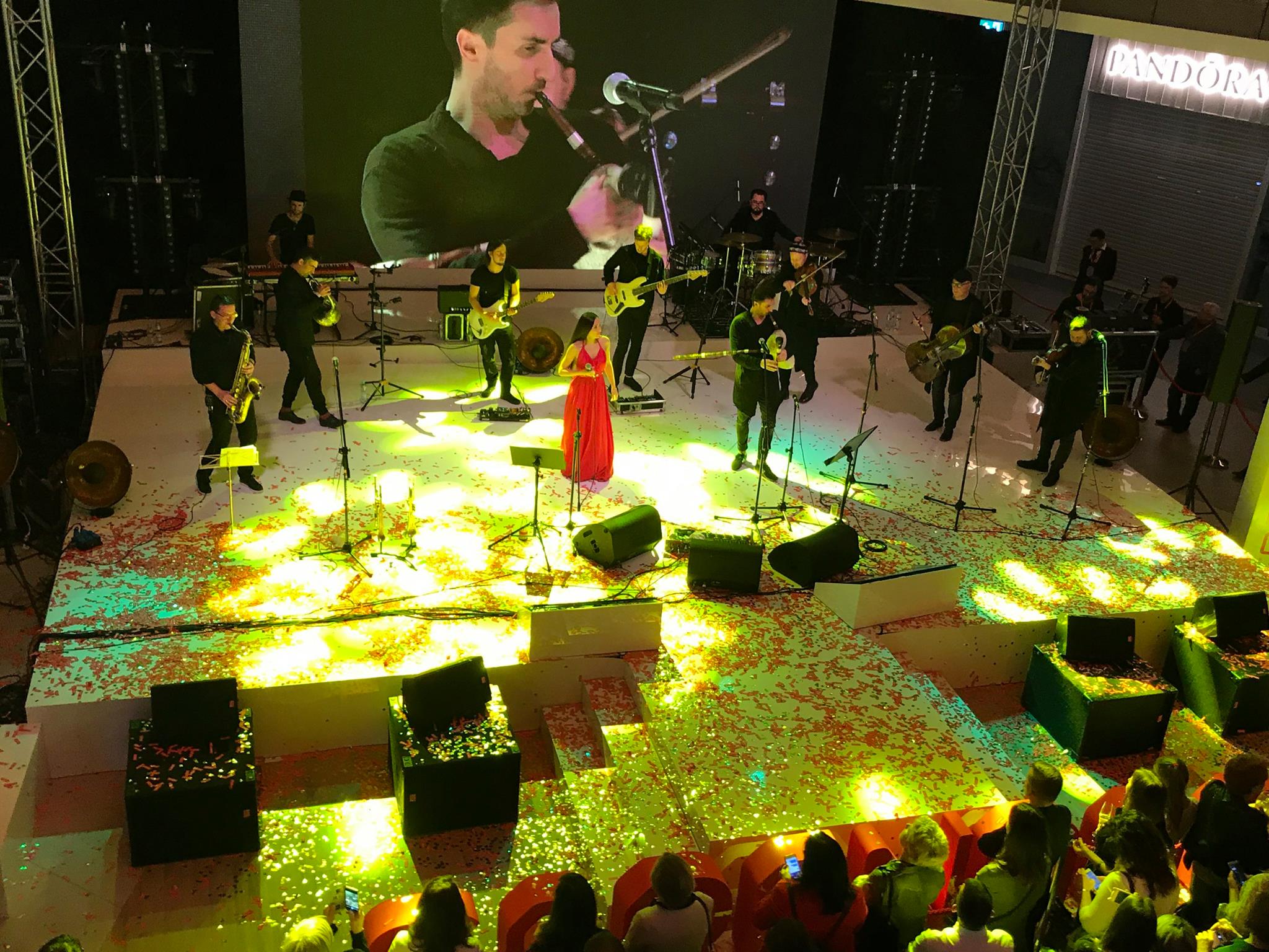 Confetti Show