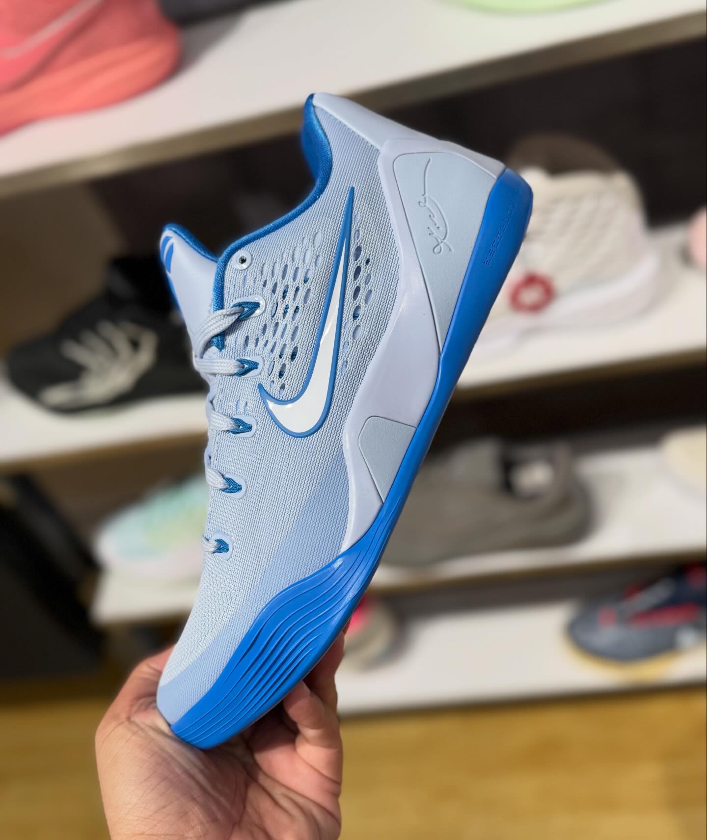 Kobe 9 low EM 
