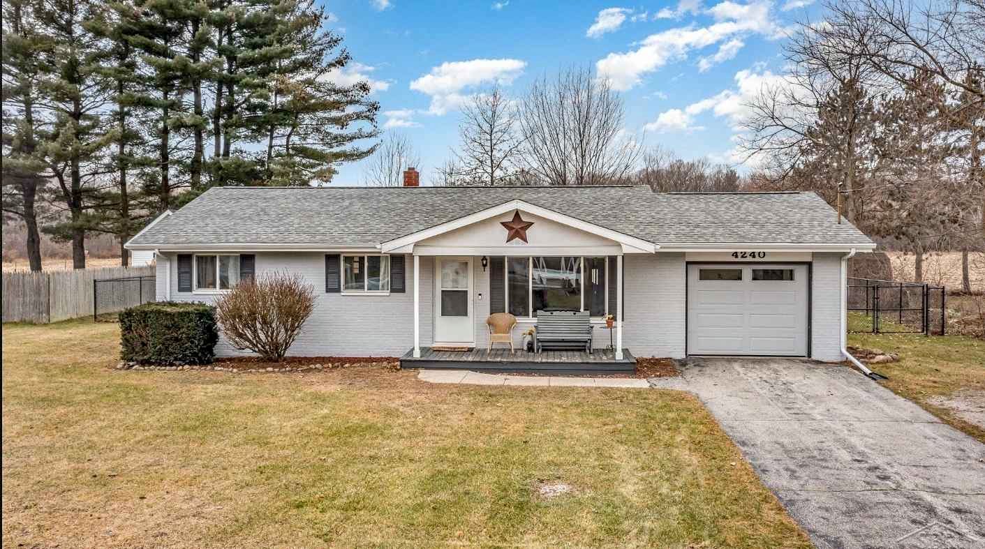 3 Beds 1 Bath House Property Rentals Bridgeport, Michigan