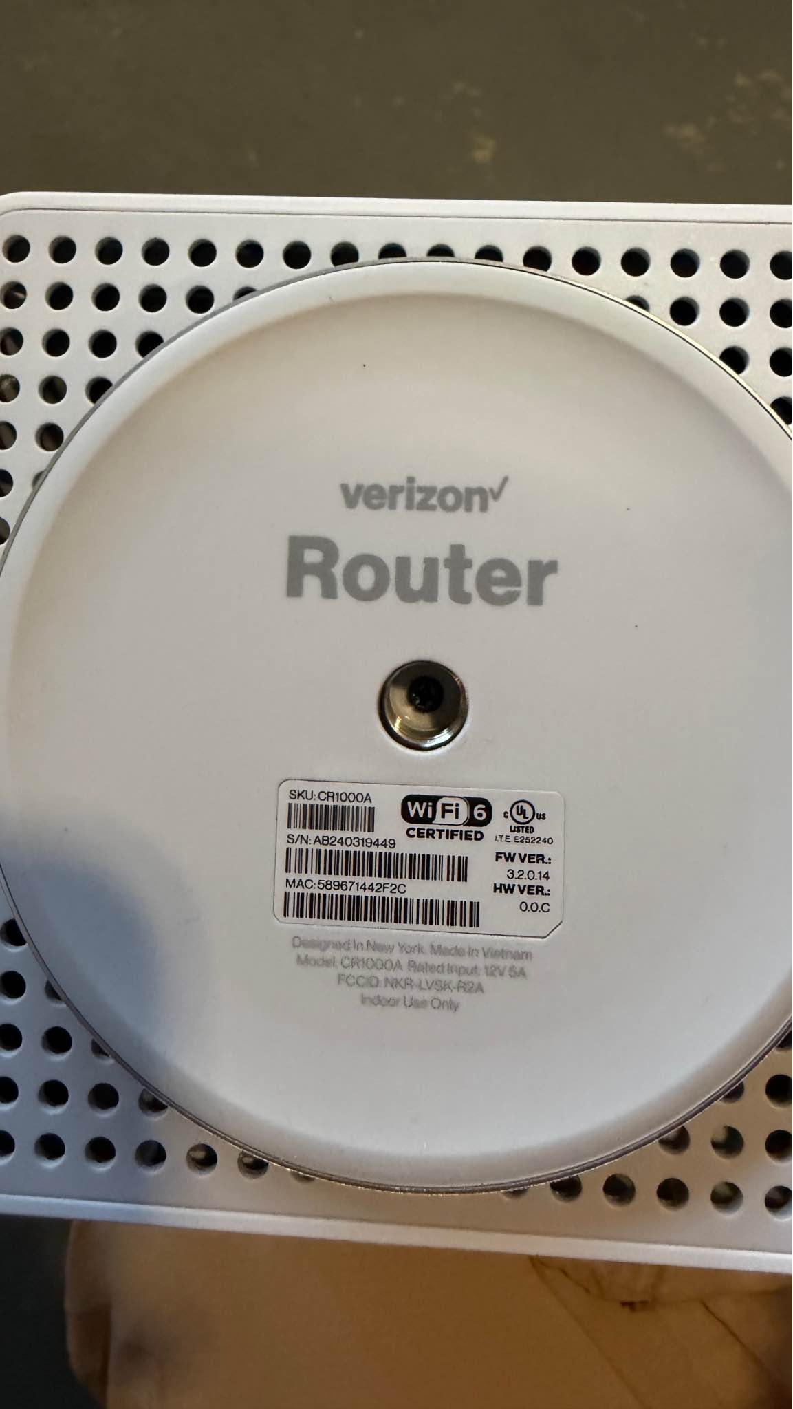 Like New Verizon Fios CR1000A WiFi 6E Router - Bridges & Routers ...