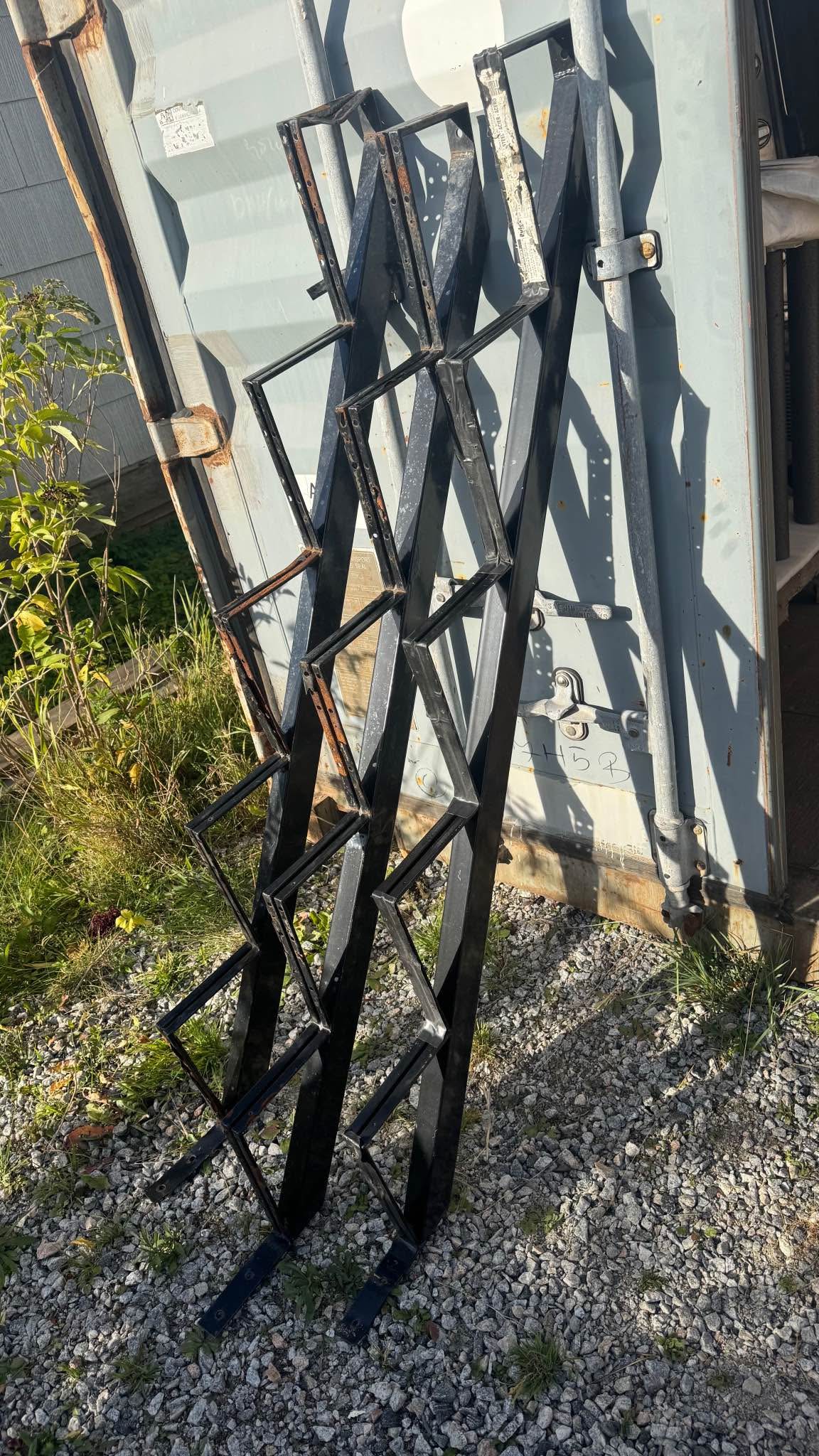 Kapuskasing Trader’s Market/Garage Sale/Free Stuff, Etc | 5’ stairs ...