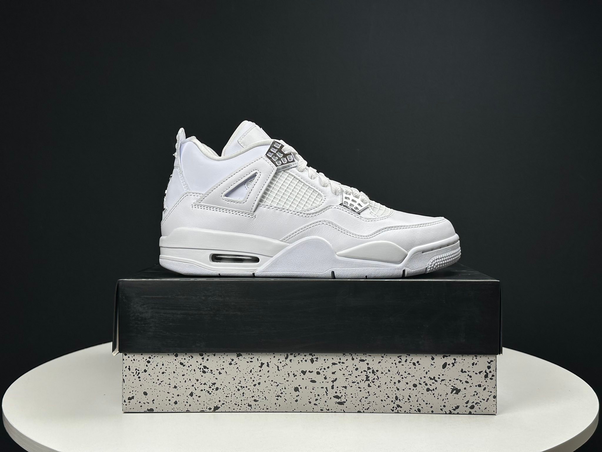 Jordan 4 Retro 