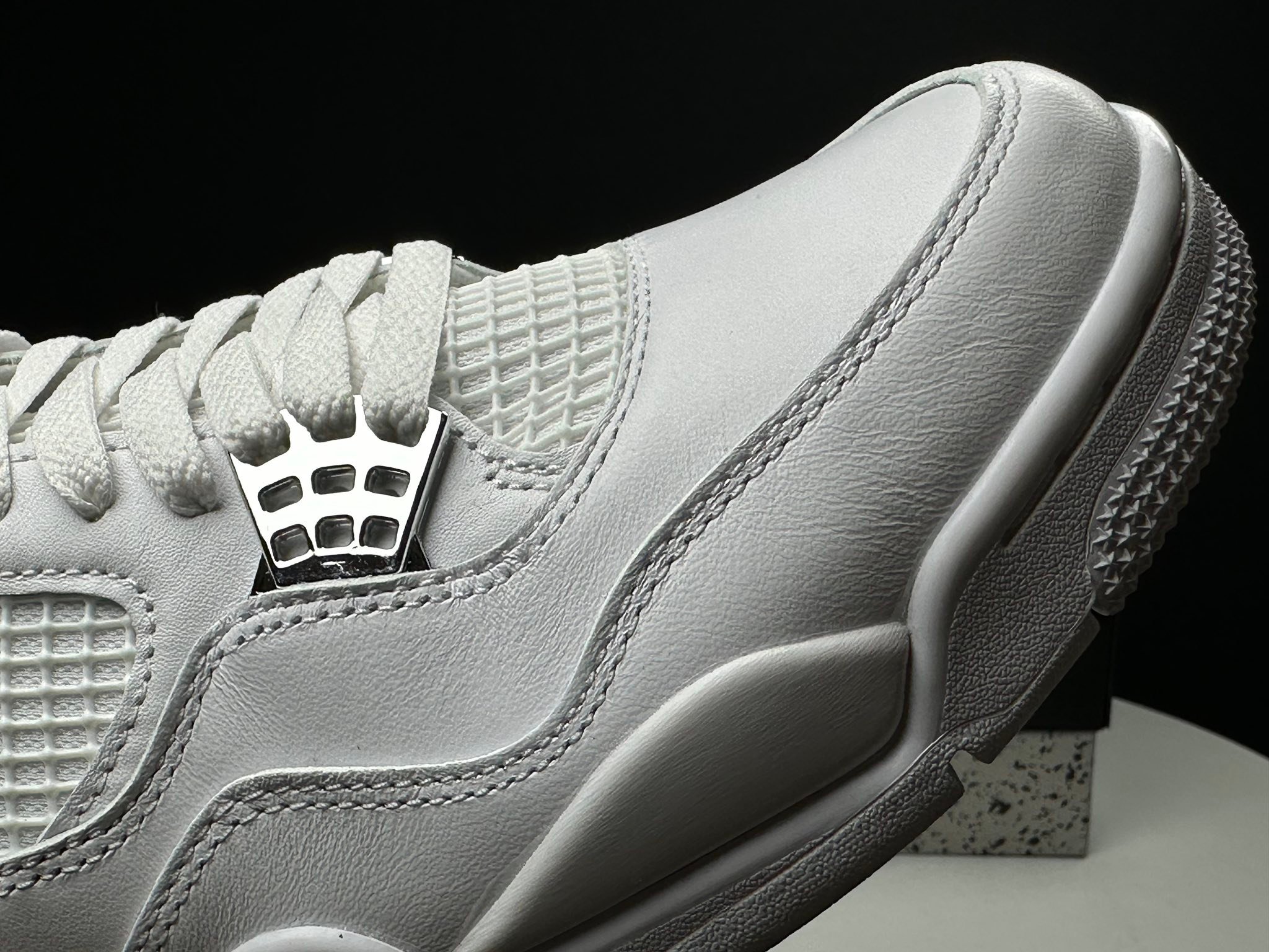 Jordan 4 Retro 