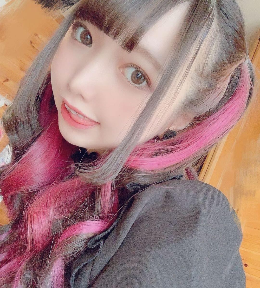 イルミナプロモーション ハーフツインにピンク色のメッシュが素敵 Facebook
