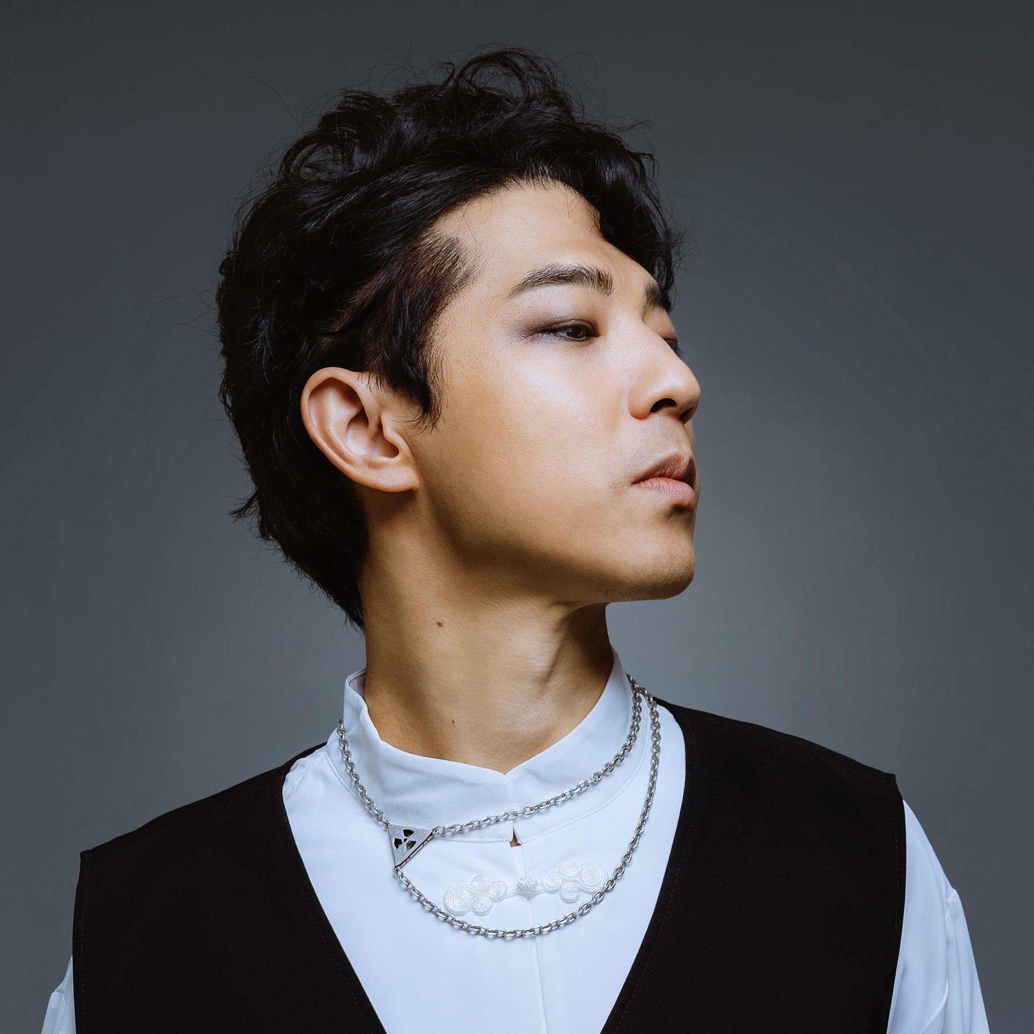 我憑什麼說自己很Fashion？唉唷，寫這首最早是自嘲。但寫完之後，我態度變了，開始對時尚有興趣。而現在，我還是沒有很Fashion，日常也不 ...
