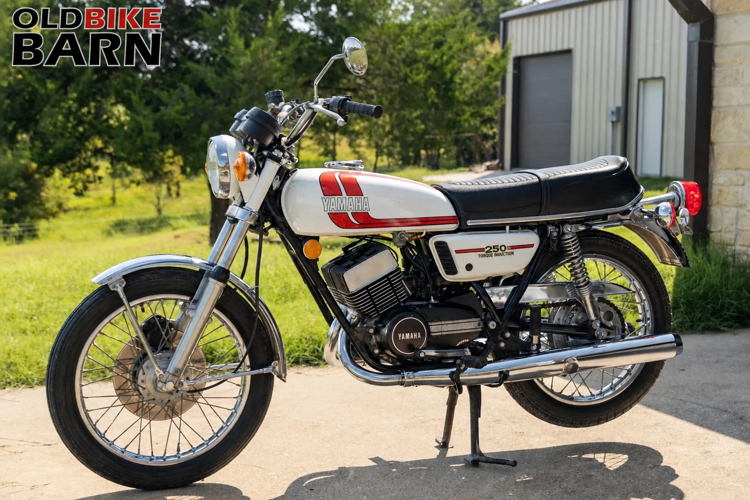 Old - Yamaha RD250 : The Screaming Lightweight. Displacing 247cc