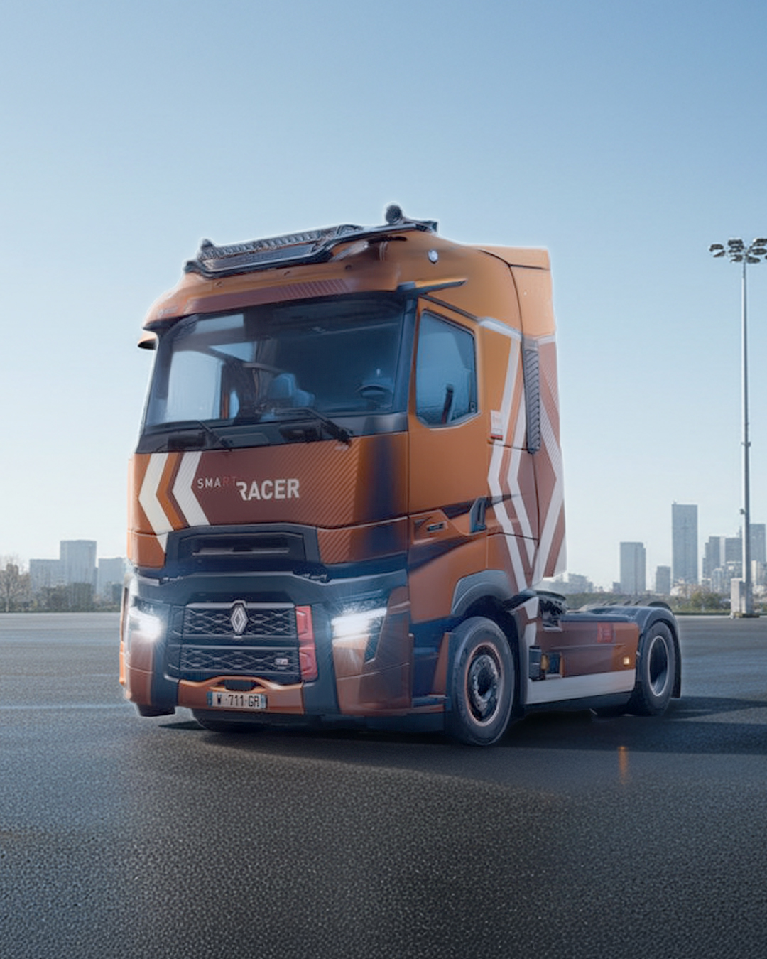 Renault - 🚛 ️ Hay camiones que se conducen. Y otros que se sienten. El ...