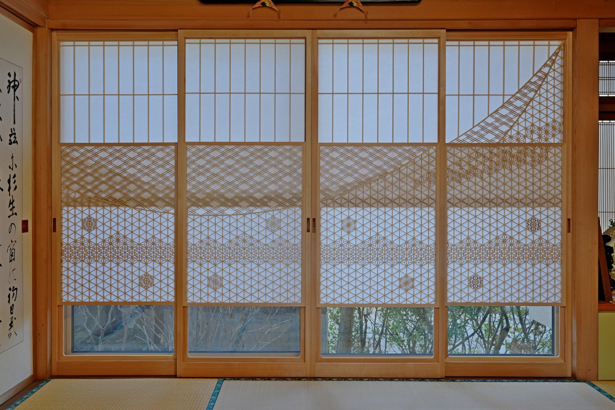 今年最後の納品は長野県諏訪市のお宅に。和室にスリ上げ組子障子と