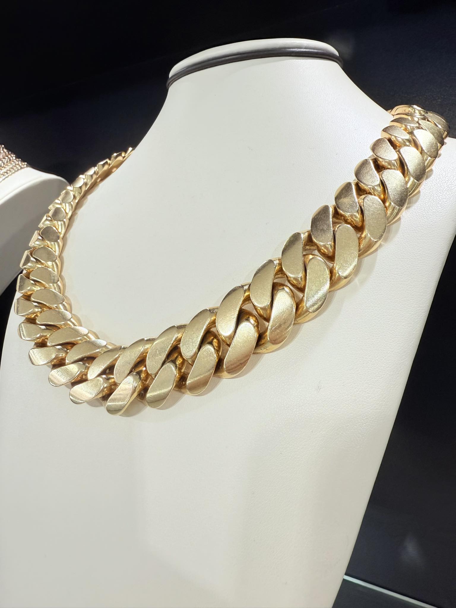 Ashley Jewelry 2 | Miami FL