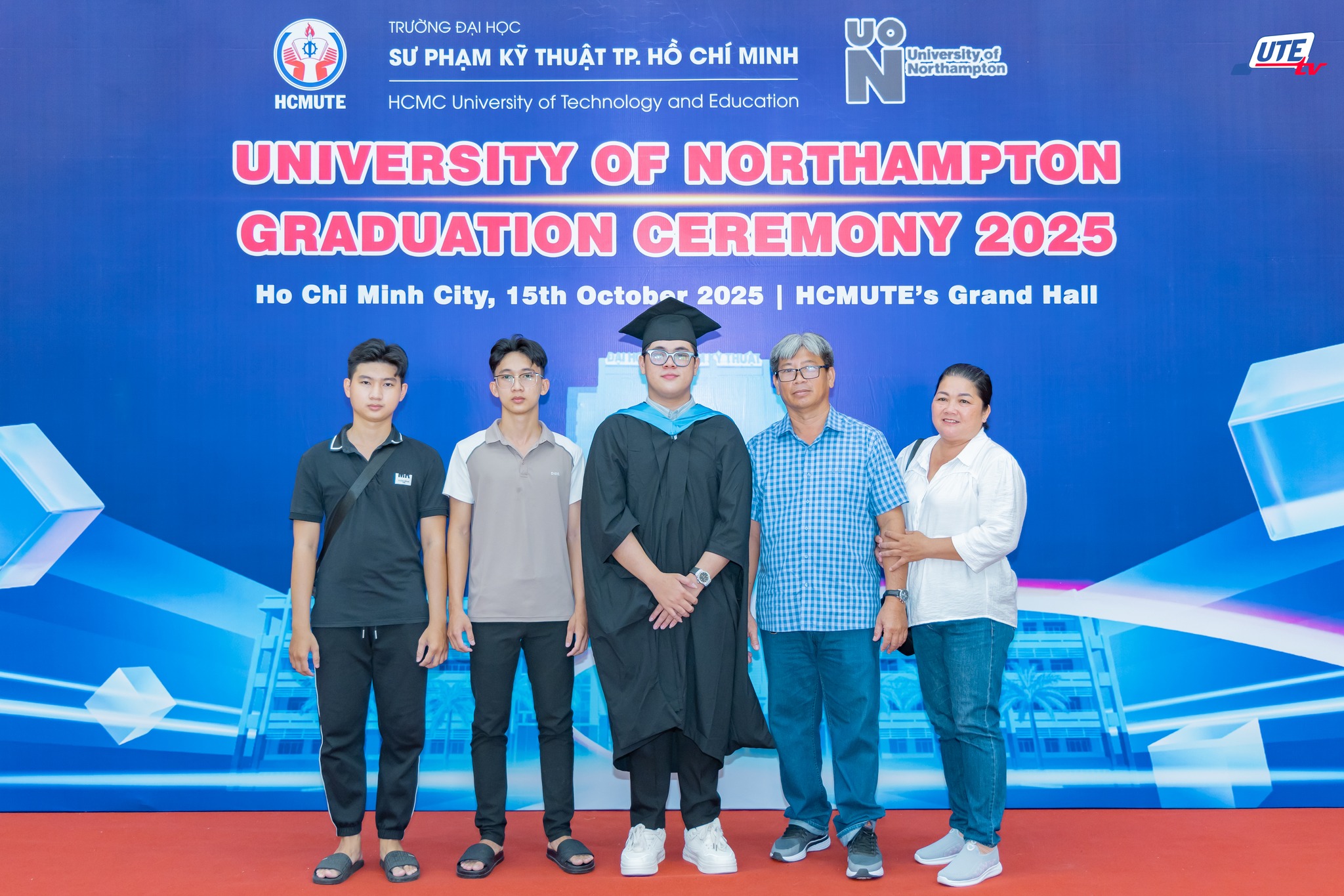 Khoa Đào tạo Quốc tế Trường ĐH Sư phạm Kỹ thuật TPHCM added a new ...