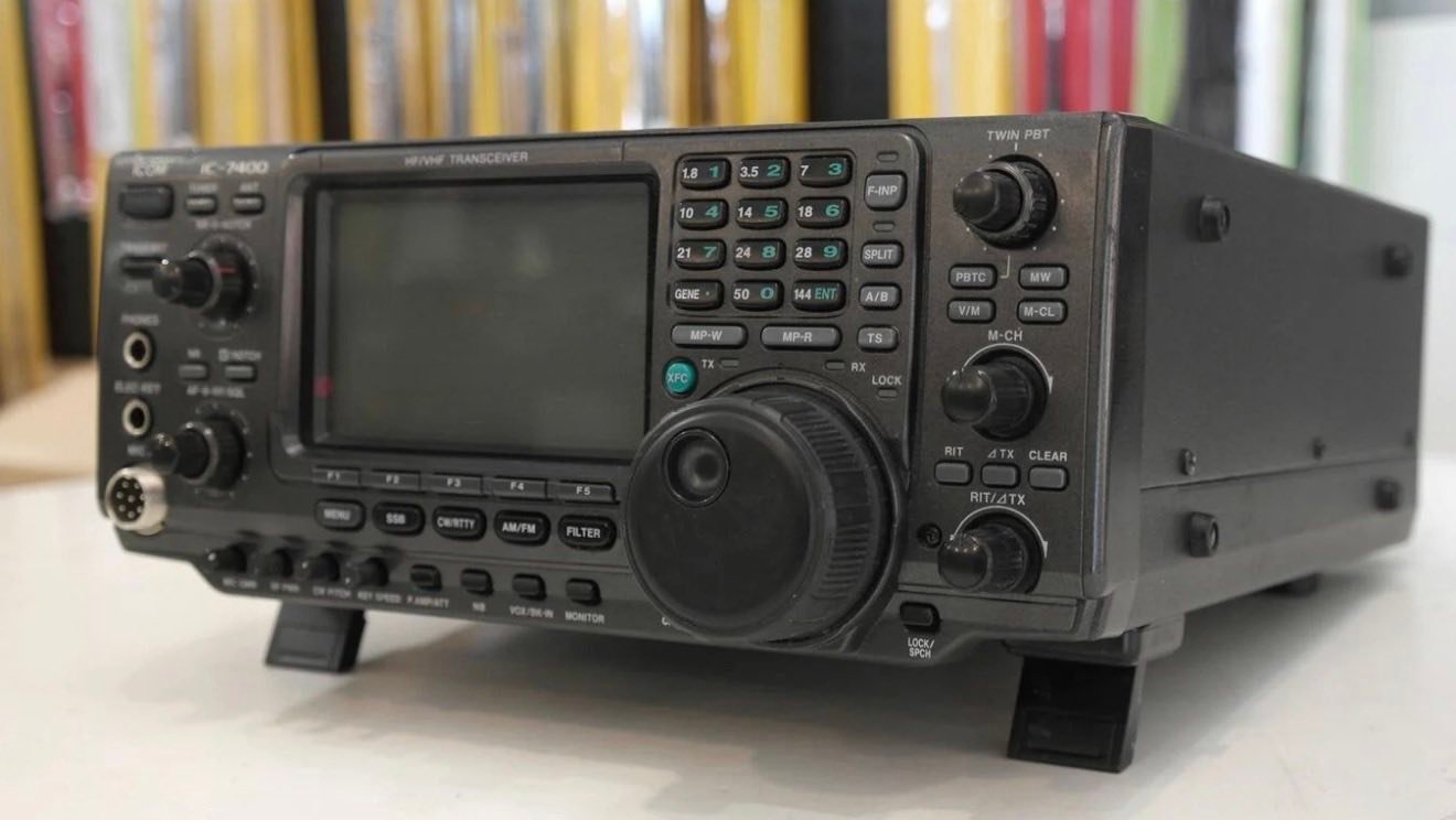 Any one know how to wideband a Icom 7400