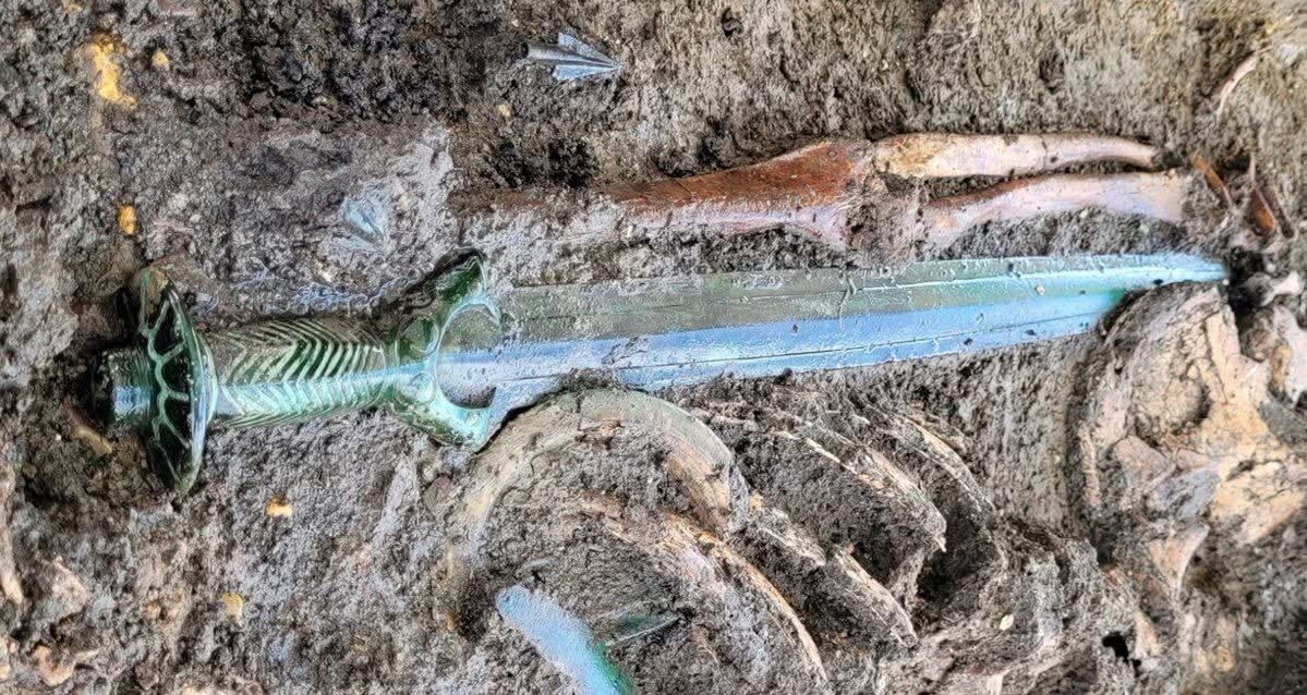 Archaeology - 3,400‑year‑old Nördlingen octagonal sword discovered in ...
