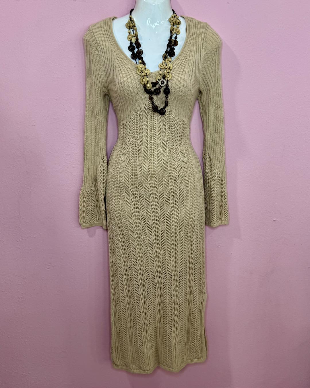 🔥 NEW ARRIVALS 🔥 ✨ Freshman 1996 Knitted Dress Large $15.00 📍 Aguadilla, PR – Carr. 111 Km 0.9, Bo. Palmar 🕒 Lunes a Sábado | 10:00 AM