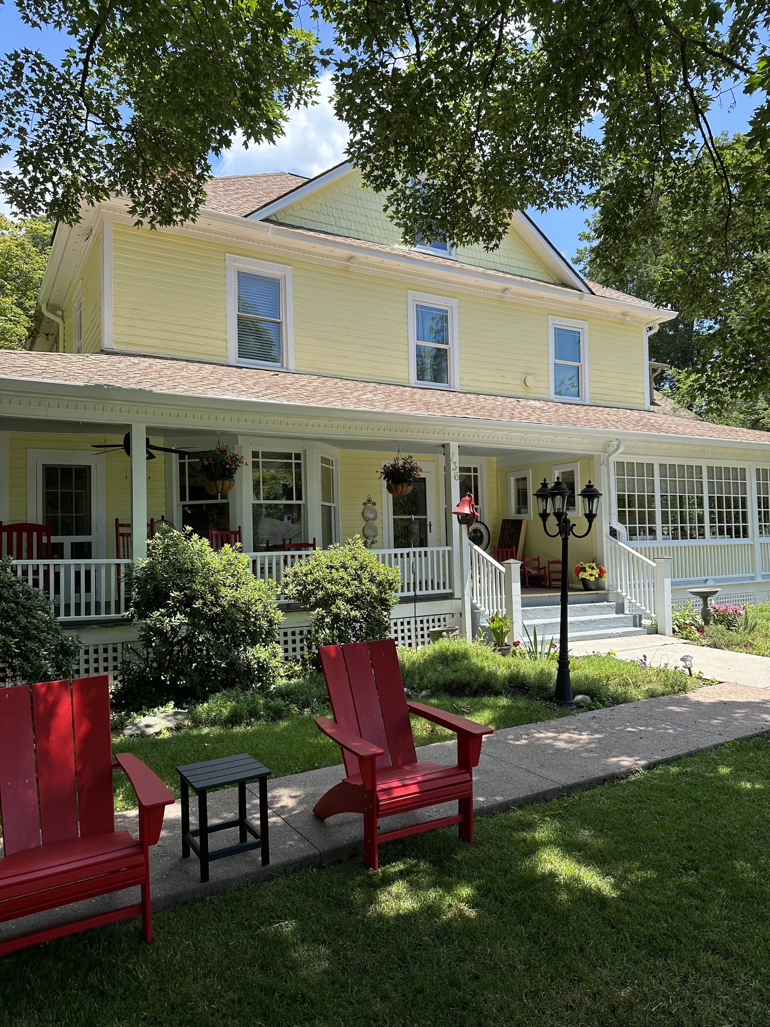 Stay with us at The Red Rocker Inn... - The Red Rocker Inn | Facebook