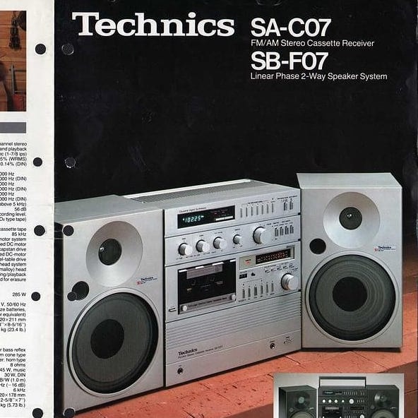Technics SA-C07 Boombox (1981) disponível na Von Audio.